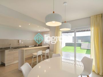 Dúplex en venta  en Grand Bourg Salta, 2 dormitorios