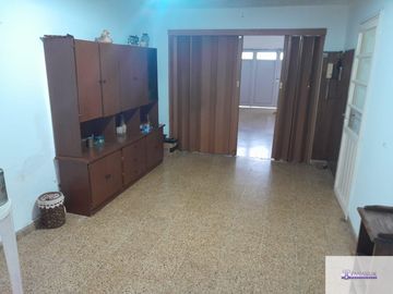 Casa en venta de 2 dormitorios c/ cochera en 9 de Julio