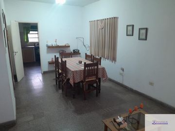 Casa en venta de 2 dormitorios c/ cochera en 9 de Julio