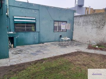 Casa en venta de 2 dormitorios c/ cochera en 9 de Julio