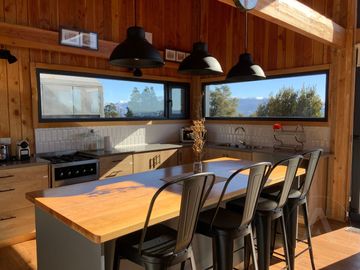 FINA PATAGONIA. Casa en venta de 2 dormitorios c/ cochera en San Martin de los Andes