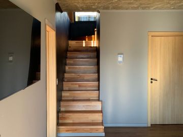 FINA PATAGONIA. Casa en venta de 2 dormitorios c/ cochera en San Martin de los Andes