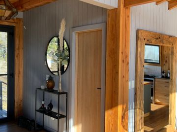 FINA PATAGONIA. Casa en venta de 2 dormitorios c/ cochera en San Martin de los Andes
