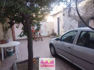 Casa en venta de 4 dormitorios c/ cochera en La Falda