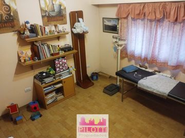 Casa en venta de 4 dormitorios c/ cochera en La Falda