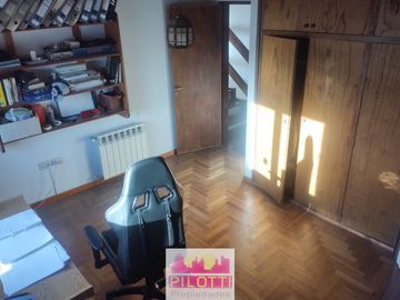 Casa en venta de 4 dormitorios c/ cochera en La Falda