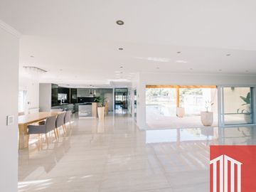 Casa en venta de 4 dormitorios c/ cochera en Los Mirasoles