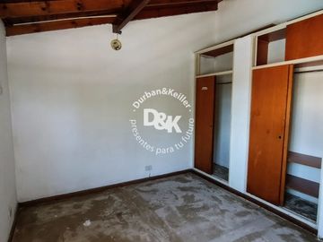 Terreno en venta con casa a demoler o RECICLAR COMPLETAMENTE en Beccar