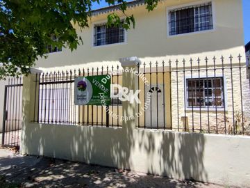 Terreno en venta con casa a demoler o RECICLAR COMPLETAMENTE en Beccar