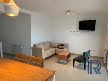 Departamento en venta de 2 dormitorios c/ cochera en Monte Hermoso