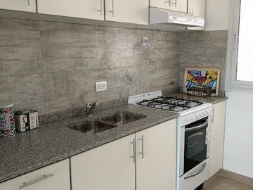 Departamento en venta de 2 dormitorios c/ cochera en Monte Hermoso