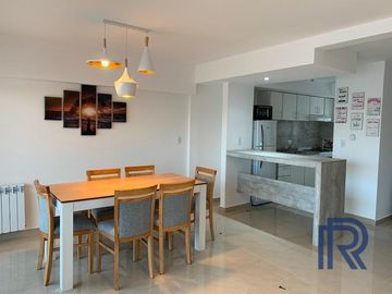 Departamento en venta de 2 dormitorios c/ cochera en Monte Hermoso