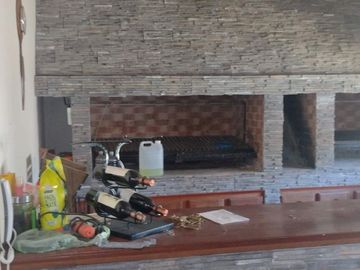 Cocherasemicubierta  en venta ubicado en Chascomús