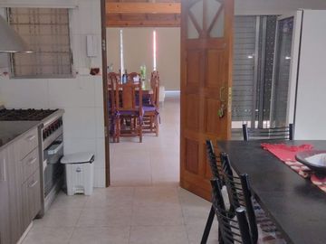 Cocherasemicubierta  en venta ubicado en Chascomús