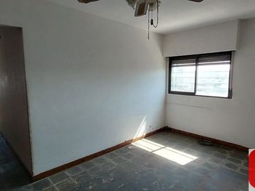 Departamento en venta de 3 dormitorios en Parque Patricios