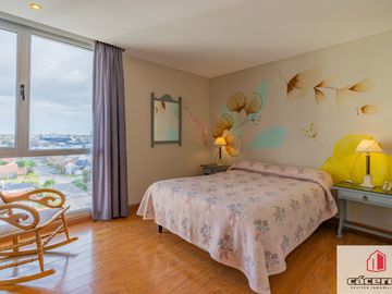 Departamento en venta de 2 dormitorios c/ cochera en Parque Luro