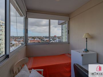 Departamento en venta de 2 dormitorios c/ cochera en Parque Luro