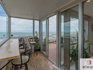 Departamento en venta de 2 dormitorios c/ cochera en Parque Luro