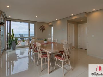 Departamento en venta de 2 dormitorios c/ cochera en Parque Luro