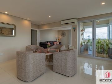 Departamento en venta de 2 dormitorios c/ cochera en Parque Luro