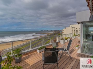 Departamento en venta de 2 dormitorios c/ cochera en Parque Luro
