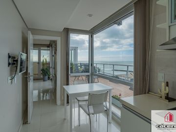 Departamento en venta de 2 dormitorios c/ cochera en Parque Luro