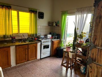 CASA, LOCAL Y GALPON - ENTRE RIOS 1667