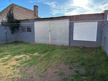 CASA, LOCAL Y GALPON - ENTRE RIOS 1667