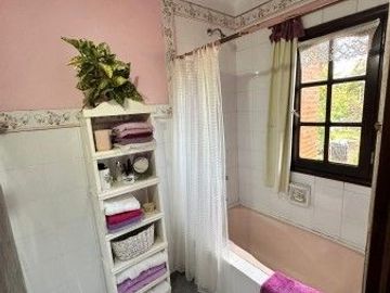 Chalet en venta de 3 dormitorios c/ cochera en Barrio La Florida