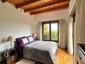 Chalet en venta de 3 dormitorios c/ cochera en Barrio La Florida