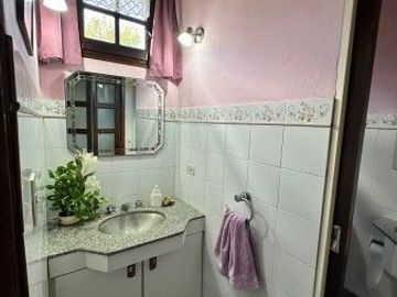 Chalet en venta de 3 dormitorios c/ cochera en Barrio La Florida