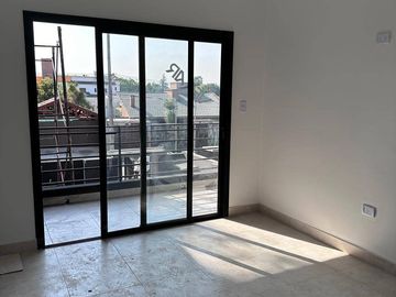 Dúplex en venta de 3 dormitorios c/ cochera en Los Perales