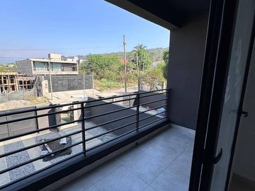 Dúplex en venta de 3 dormitorios c/ cochera en Los Perales
