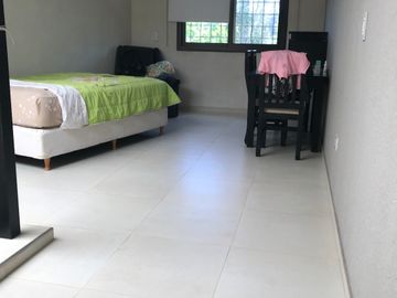 Casa en venta de 4 dormitorios c/ cochera en Villa Nueva