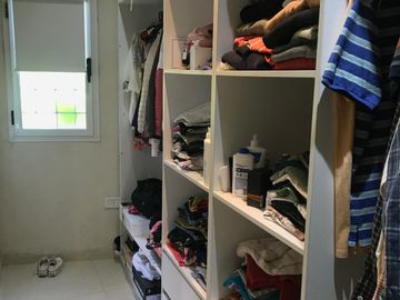 Casa en venta de 4 dormitorios c/ cochera en Villa Nueva