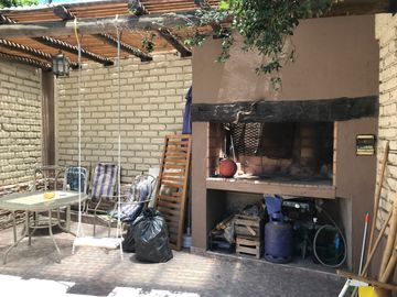 Casa en venta de 4 dormitorios c/ cochera en Villa Nueva
