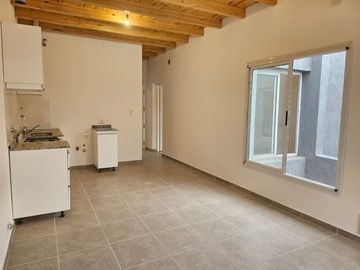 Casa en venta de 2 dormitorios c/ cochera en Jesús Nazareno