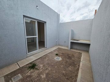 Casa en venta de 2 dormitorios c/ cochera en Jesús Nazareno