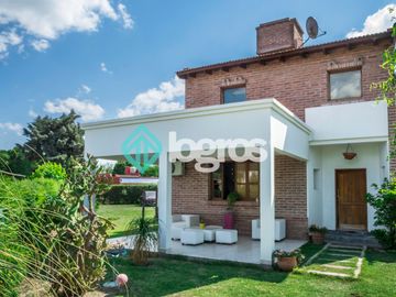 Casa en venta  en Barrio Privado Los Olmos - Salta