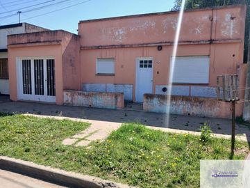 Casa en venta de 2 dormitorios c/ cochera en 9 de Julio