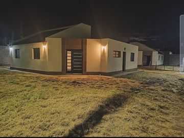 Casa en venta de 2 dormitorios c/ cochera en Sumalao