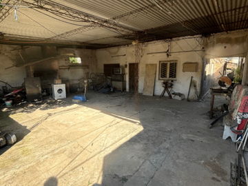 Inmueble 10 x 40 con 3 departamentos y local comercial. José Maria Paz 1435