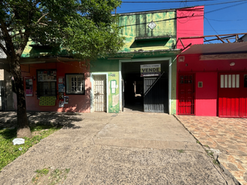 Inmueble 10 x 40 con 3 departamentos y local comercial. José Maria Paz 1435