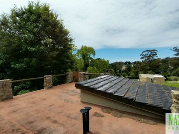Chalet con dependencia en venta en Sierra de los Padres - 2 lotes