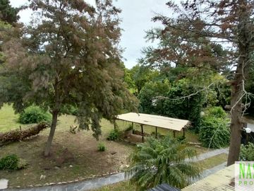 Chalet con dependencia en venta en Sierra de los Padres - 2 lotes