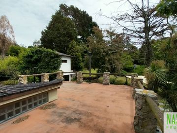 Chalet con dependencia en venta en Sierra de los Padres - 2 lotes