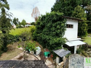 Chalet con dependencia en venta en Sierra de los Padres - 2 lotes