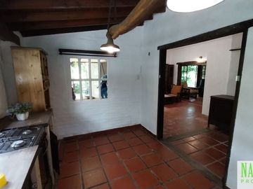 Chalet con dependencia en venta en Sierra de los Padres - 2 lotes