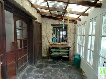 Chalet con dependencia en venta en Sierra de los Padres - 2 lotes