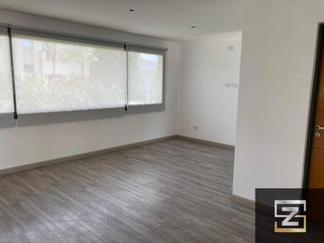 Casa en venta de 4 dormitorios c/ cochera en El Rebenque